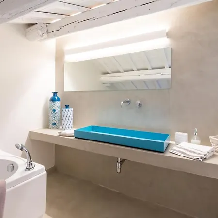 Casanostra 12, Emma *