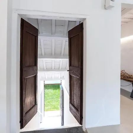 Casanostra 12, Emma Villa San Ginesio