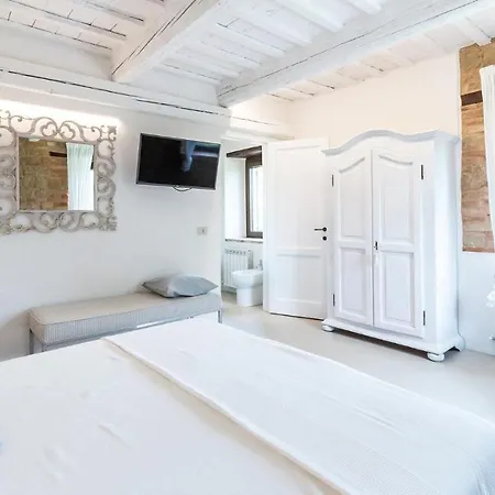 Casanostra 12, Emma * San Ginesio