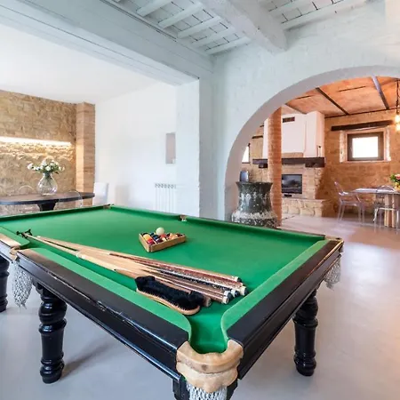 Casanostra 12, Emma *