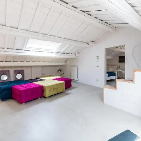 Casanostra 12, Emma *