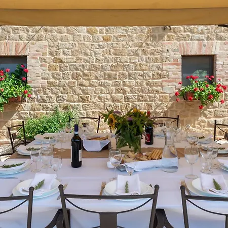 Villa Casanostra 12, Emma San Ginesio