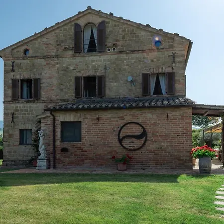 Casanostra 12, Emma Villa