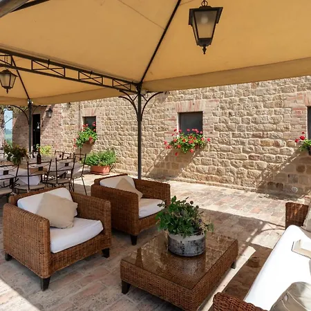 Villa Casanostra 12, Emma *