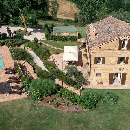 Casanostra 12, Emma San Ginesio